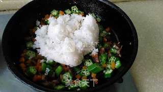 秋葵蛋炒饭---混搭的食材也美味的做法步骤:7