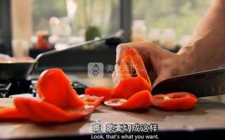 煎猪扒配酸甜椒——戈登的做法步骤:2