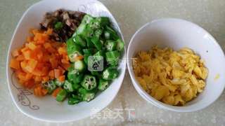 秋葵蛋炒饭---混搭的食材也美味的做法步骤:4