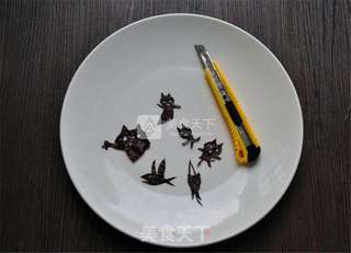万圣节餐盘画的做法步骤:6