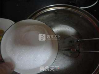 巧克力戚风蛋糕的做法步骤：1