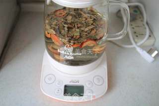 和赘肉说拜拜--山楂荷叶茶的做法步骤：4