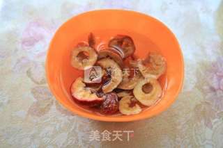 和赘肉说拜拜--山楂荷叶茶的做法步骤：2