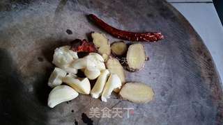 红烧猪蹄的做法步骤:2