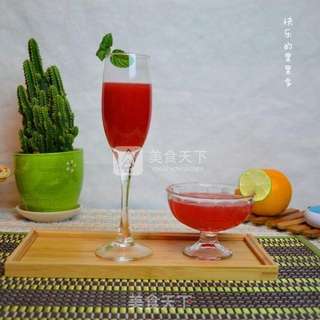 西瓜柠檬鸡尾酒果汁的做法步骤：4