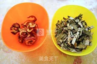 和赘肉说拜拜--山楂荷叶茶的做法步骤：1