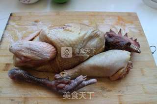 香菇红烧鸡的做法步骤：1