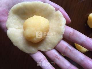 【超人气】港式奶黄月饼的做法步骤:5