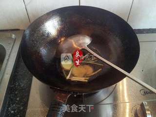 舌尖上的家常菜—萝卜丝炖鲫鱼的做法步骤:5