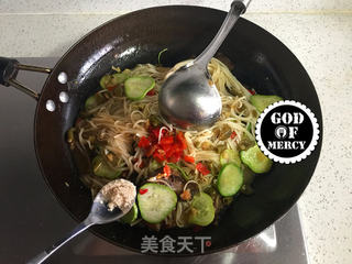 剁椒羊肉酸汤焖面的做法步骤:11