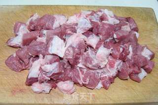 咖喱牛肉土豆的做法步骤:2