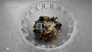 上汤粉丝娃娃菜的做法步骤:2
