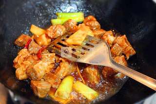 土豆炖牛肉的做法步骤:7