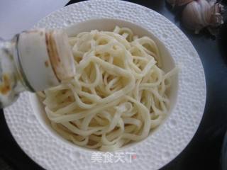 香菇酱拌面的做法步骤:4
