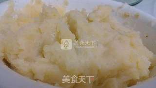 云南洋芋饼(土豆泥饼)的做法步骤:2