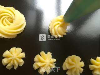 经典黄油曲奇的做法步骤:12