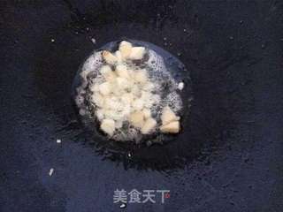 尖椒肥肠的做法步骤:3