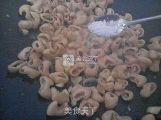 尖椒肥肠的做法步骤:4