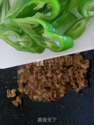 尖椒肥肠的做法步骤:11