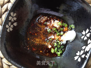 芽菜肉臊子面的做法步骤:2
