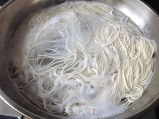 芽菜肉臊子面的做法步骤:3