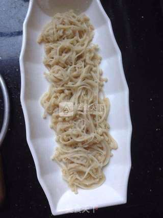 葱油大虾金针菇的做法步骤:3