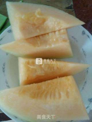 哈密瓜冰棍的做法步骤：1