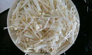 香肠金针菇蒸粉丝的做法步骤:6