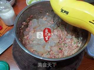 小笼包肉馅制法的做法步骤:11