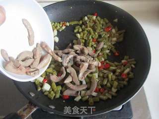 酸豆角炒腰花的做法步骤:12
