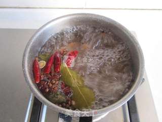 酸豆角炒腰花的做法步骤:2