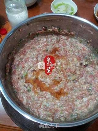 小笼包肉馅制法的做法步骤:12