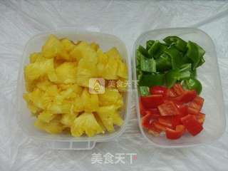 菠萝咕噜肉的做法步骤:2