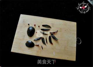 【皮蛋拼盘】荷塘情深的做法步骤:3