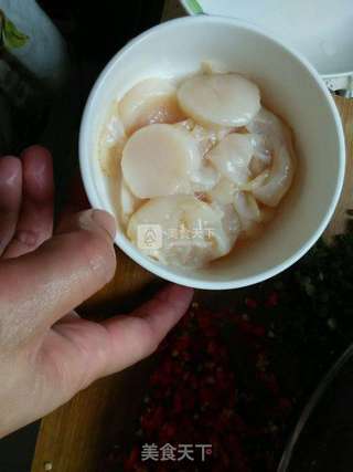 蒜蓉粉丝蒸扇贝的做法步骤:2