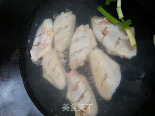 红烧鸡翅的做法步骤:4