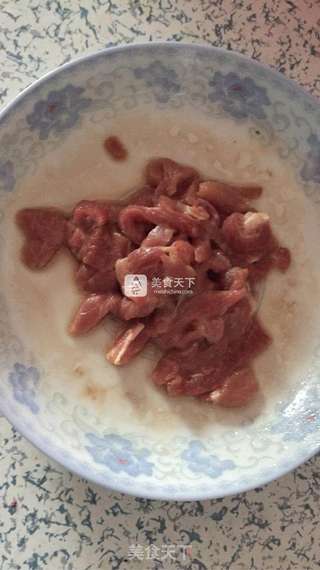 香菇胡萝卜炒肉片的做法步骤：2