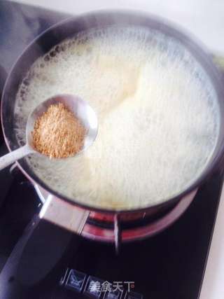 鸡肉鲜蔬味噌汤的做法步骤：4