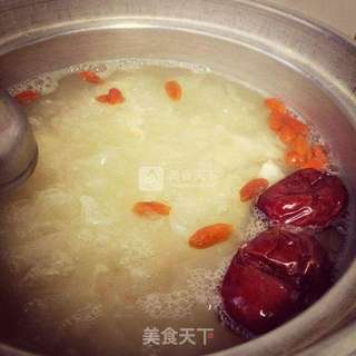 美容养颜—夏日来碗红枣莲子银耳羹 晶莹剔透—吃出你的美的做法步骤:6