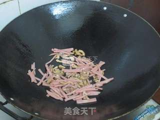 三丝炒河粉的做法步骤:5