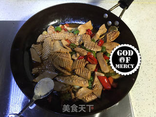 节日餐桌的必备菜爆炒腰花的做法步骤:18