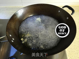 秋季美容养生药膳黄颡鱼枸杞汤面的做法步骤:2
