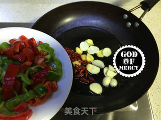 节日餐桌的必备菜爆炒腰花的做法步骤:13