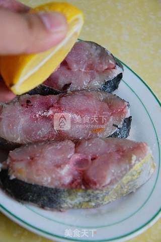 蒜香煎鱼的做法步骤:2