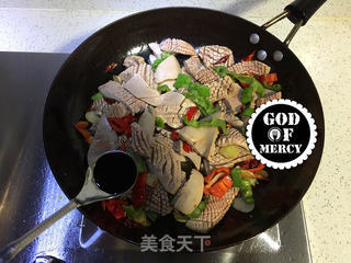 节日餐桌的必备菜爆炒腰花的做法步骤:15
