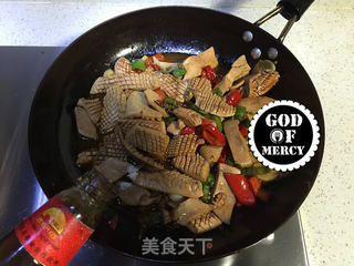 节日餐桌的必备菜爆炒腰花的做法步骤:19