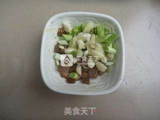 手撕包菜的做法步骤:2