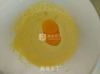 蛋黄小小酥的做法步骤:3
