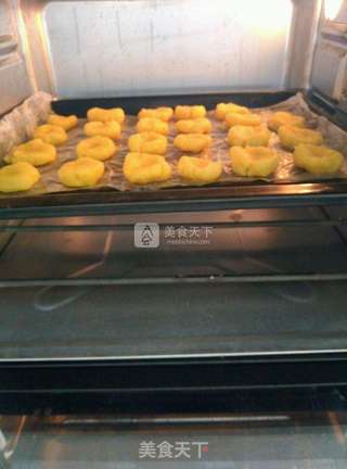 蛋黄小小酥的做法步骤:9