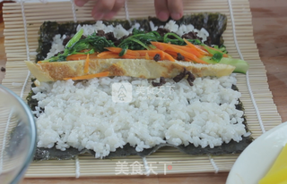 3种家常紫菜包饭(牛肉,金枪鱼,蛋卷)的做法步骤:10